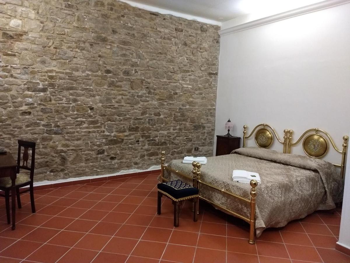 Castel di Pietra - Housity