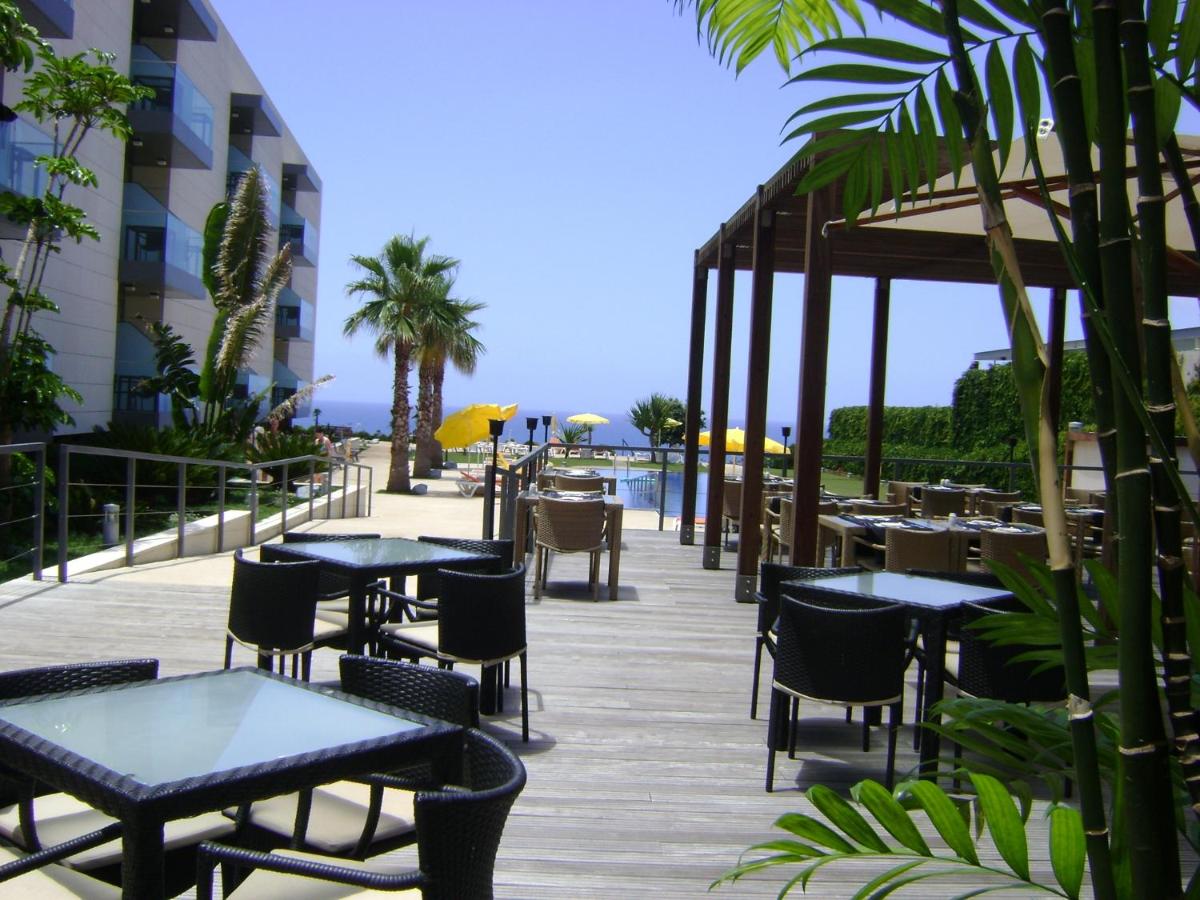 Um restaurante ou outro lugar para comer em Golden Residence Hotel