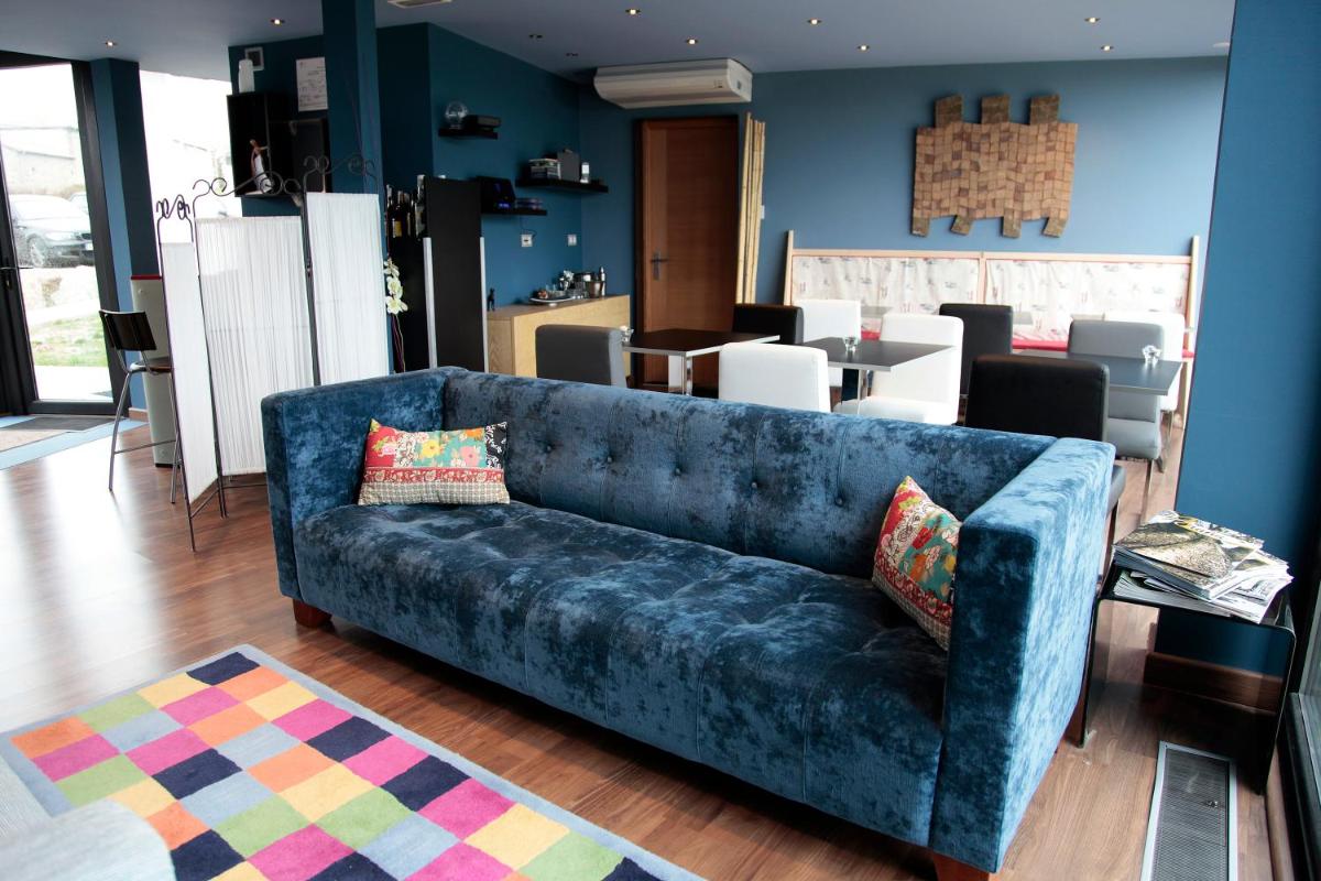 Hotel Araz - Housity