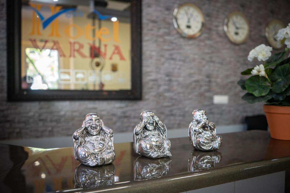 Family Hotel Varna - Housity