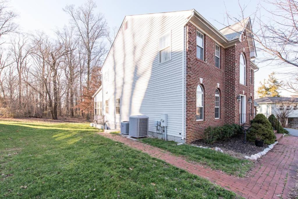 Superb Basement close to the Gaylord MGM Outlets National Harbor - Housity