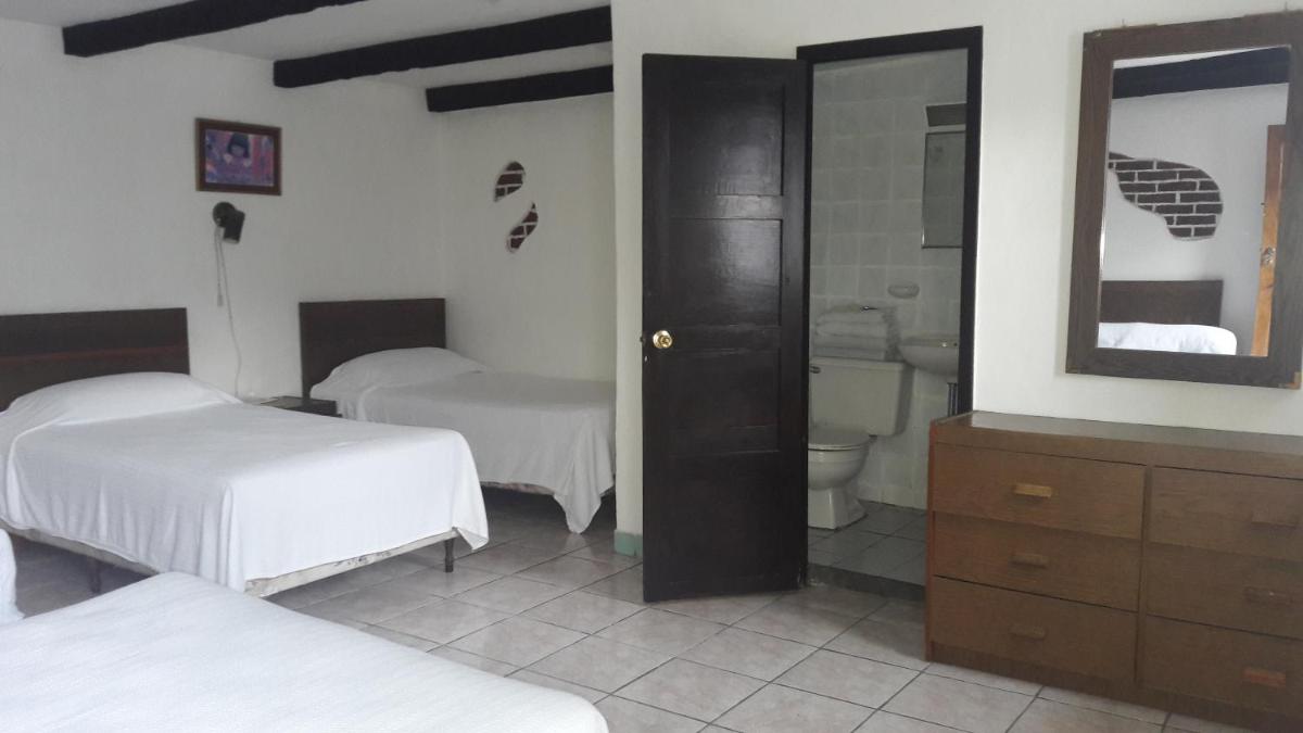Hotel De Cortez y Larraz - Housity