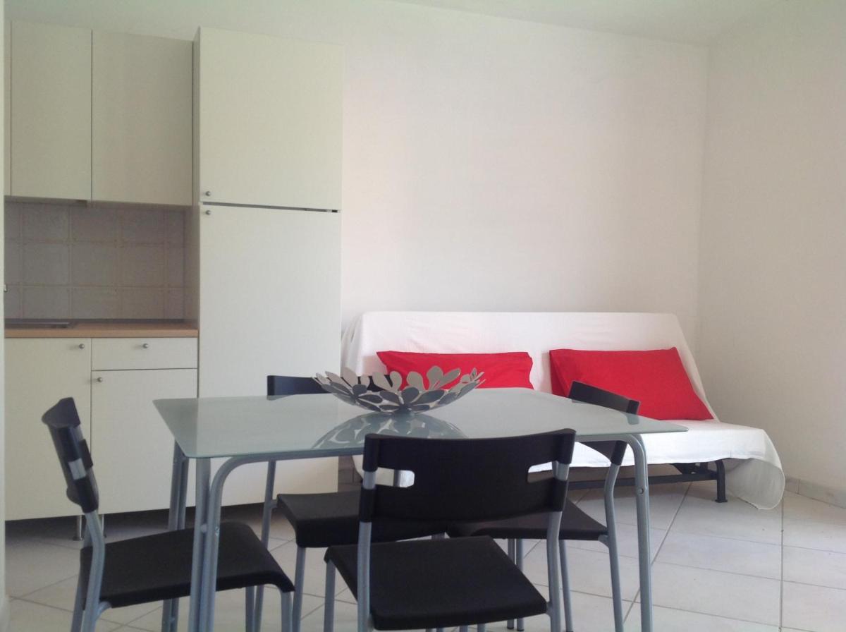 La Mezzina - Housity