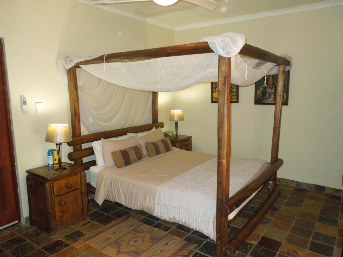 Trees Too Guest Lodge - Housity