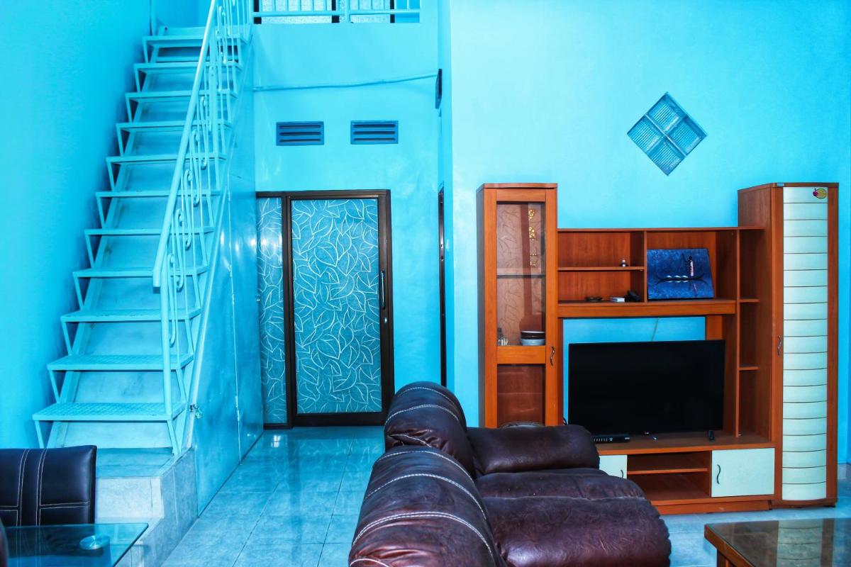 KJ Gold House Senggigi - Housity