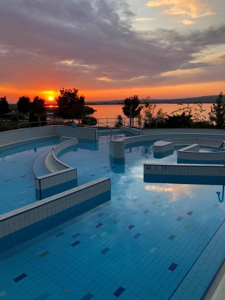 Suitetrails - Velence Wellness Apartman