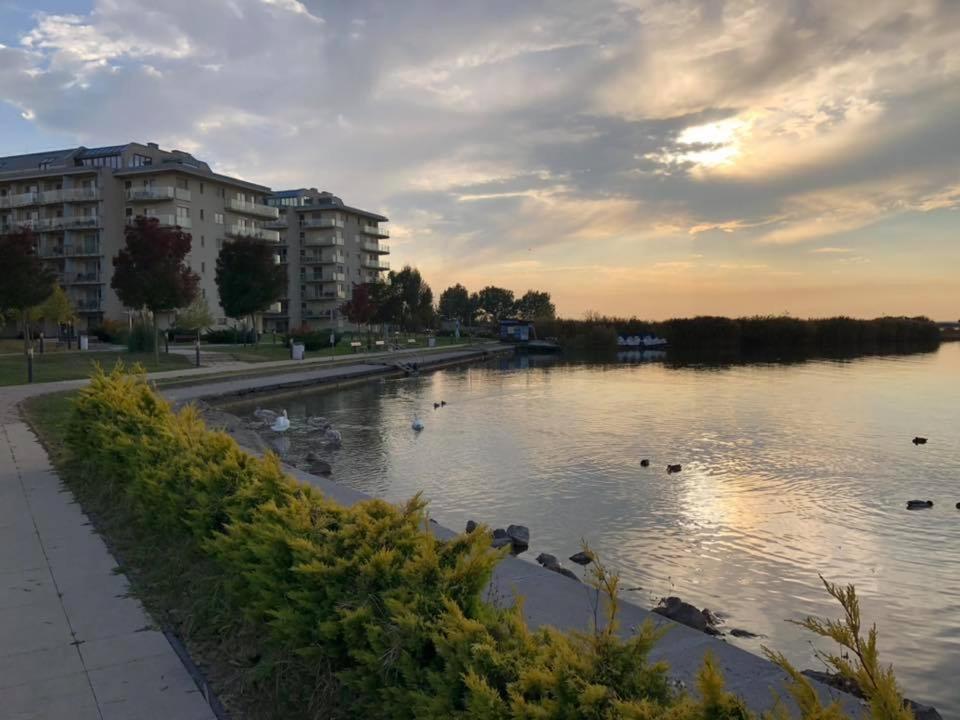 Suitetrails - Velence Wellness Apartman