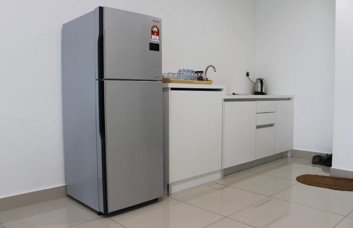 2-Bedroom Apartment@Trefoil Setia Alam - Housity