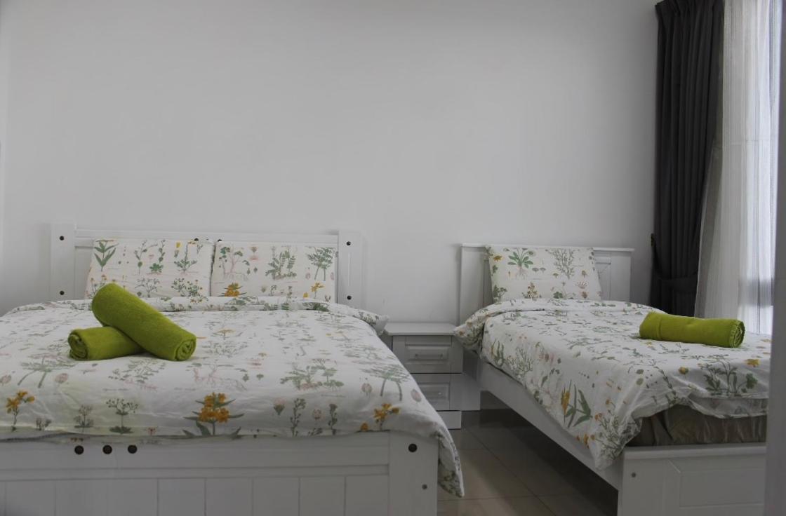 2-Bedroom Apartment@Trefoil Setia Alam - Housity