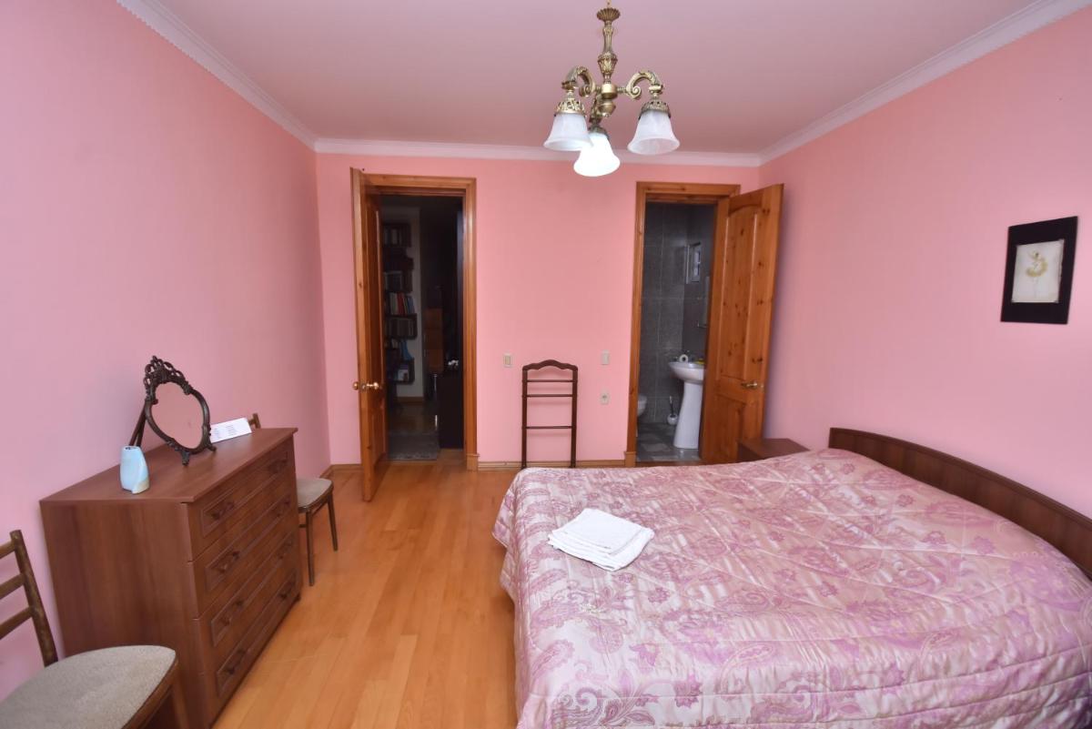 Guest House Green House - Housity