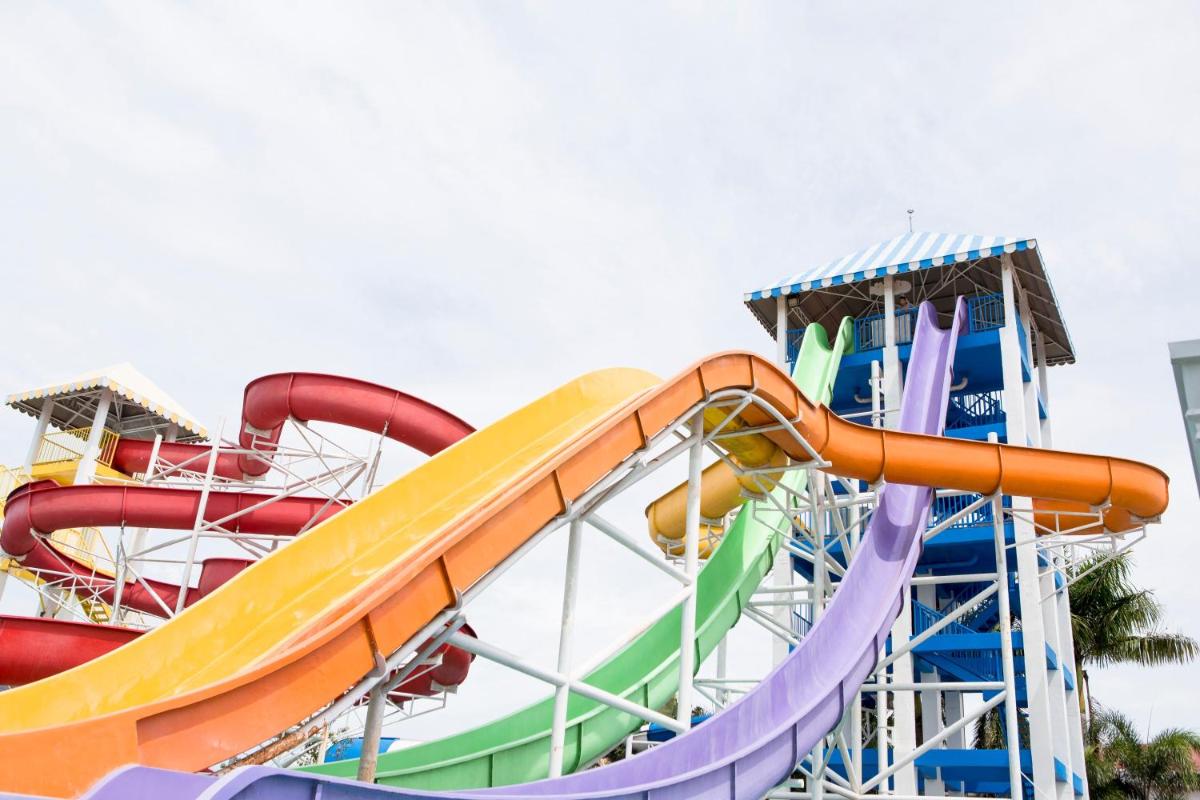Eon Centennial Resort Hotel & Waterpark - Housity