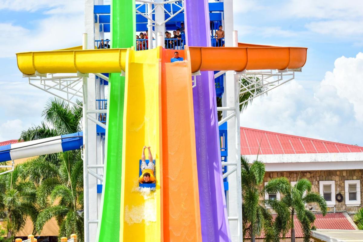 Eon Centennial Resort Hotel & Waterpark - Housity