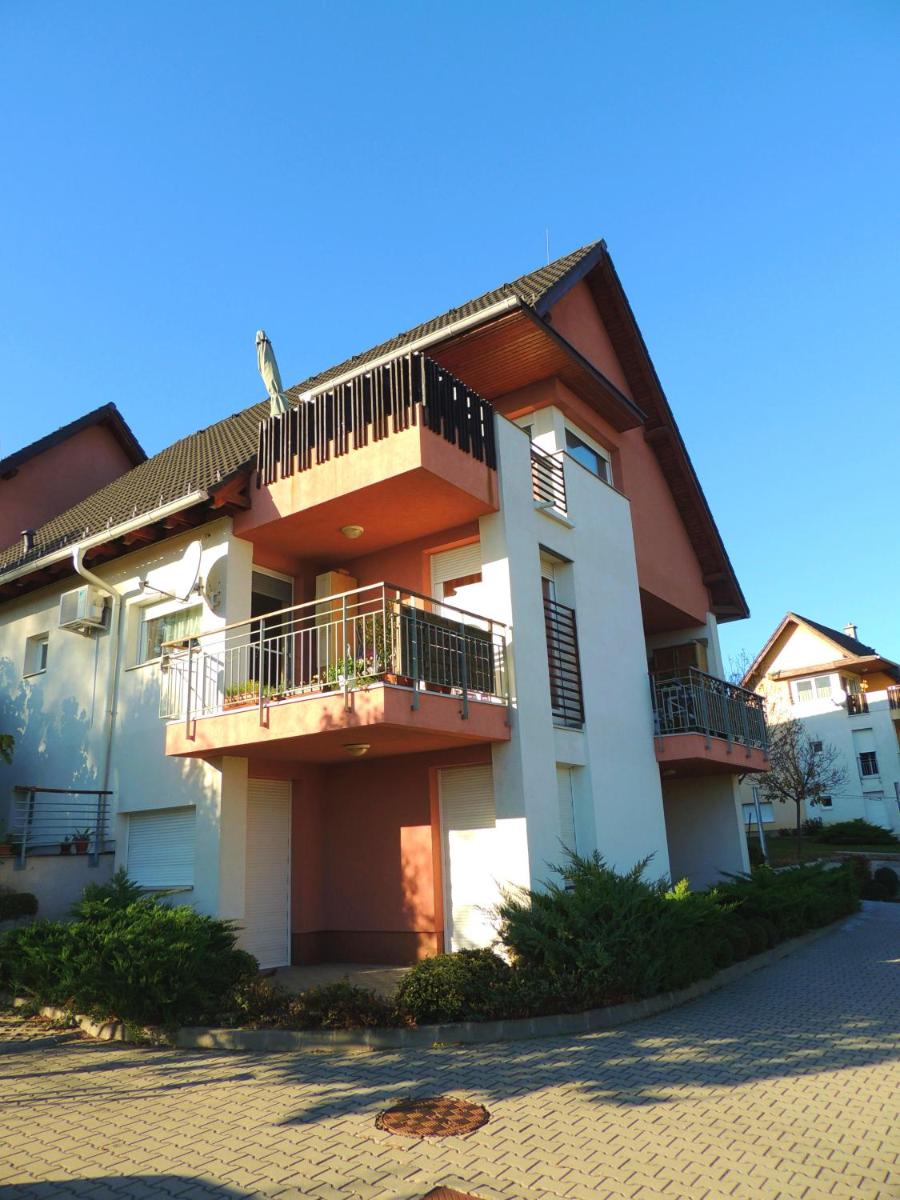 Roselio Sky Residence - Housity
