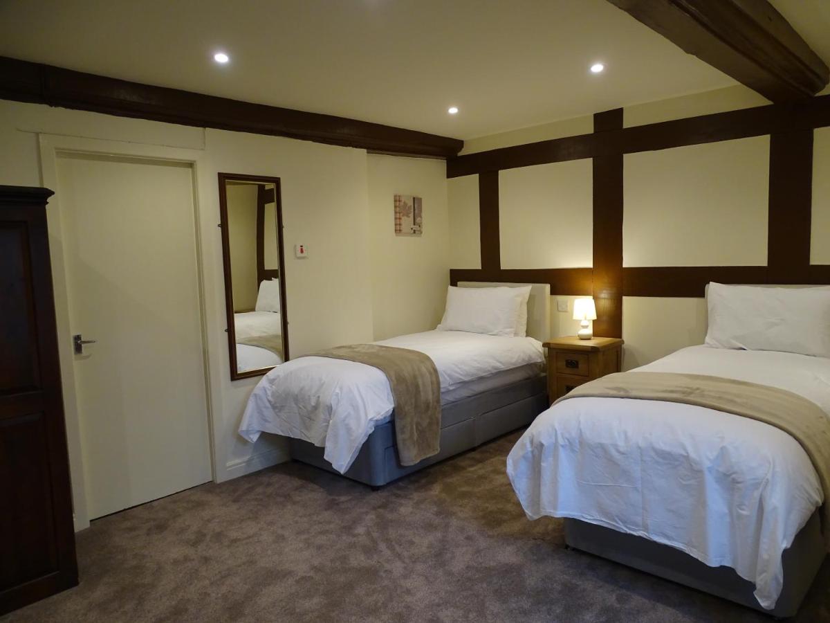 Ellesmere Hotel - Housity