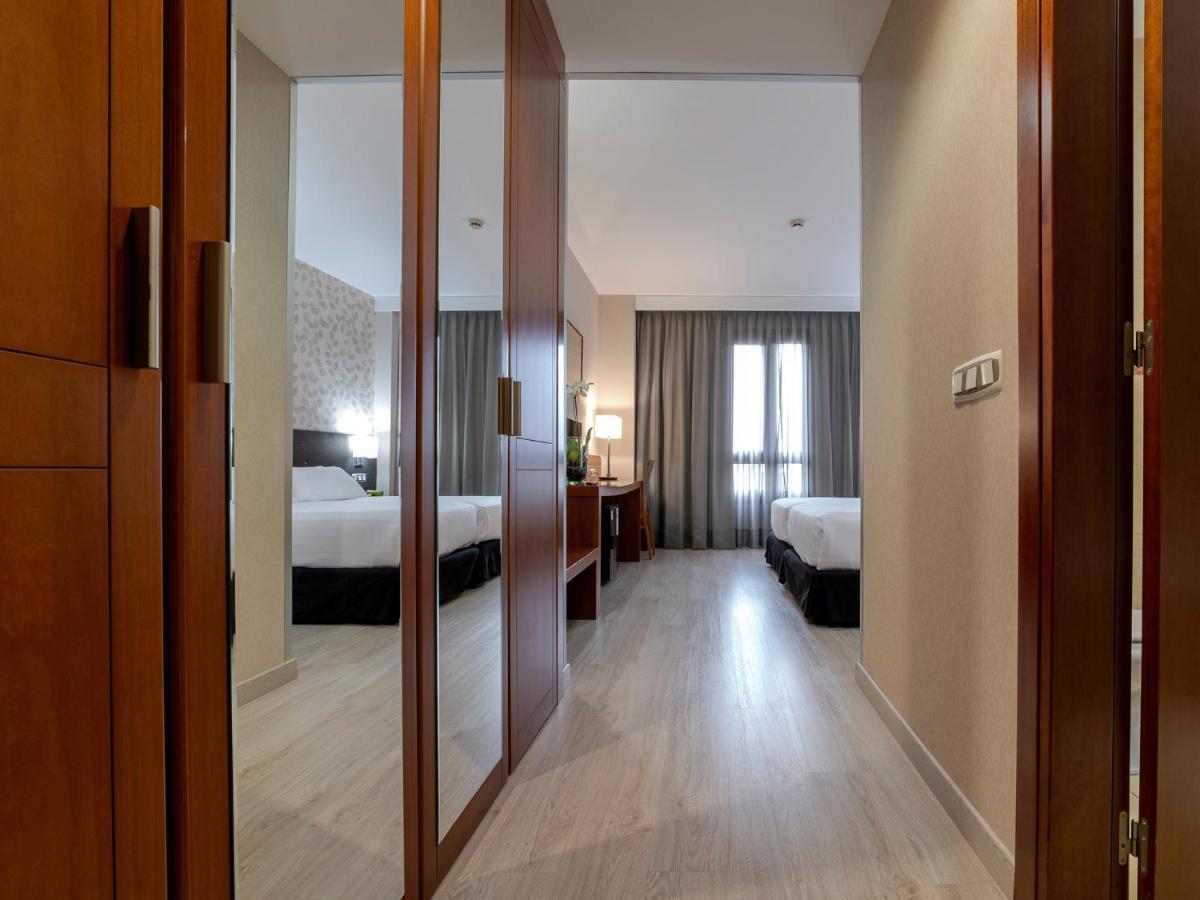 Hotel Plaza Las Matas - Housity