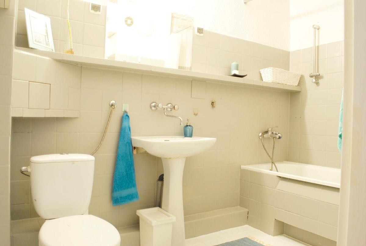 Yellow Apartment oposite ZOO (5 minutes walk to the Old Town) - Housity