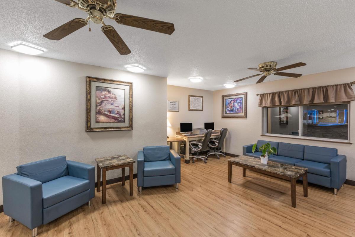Baymont by Wyndham Fort Dodge - Housity