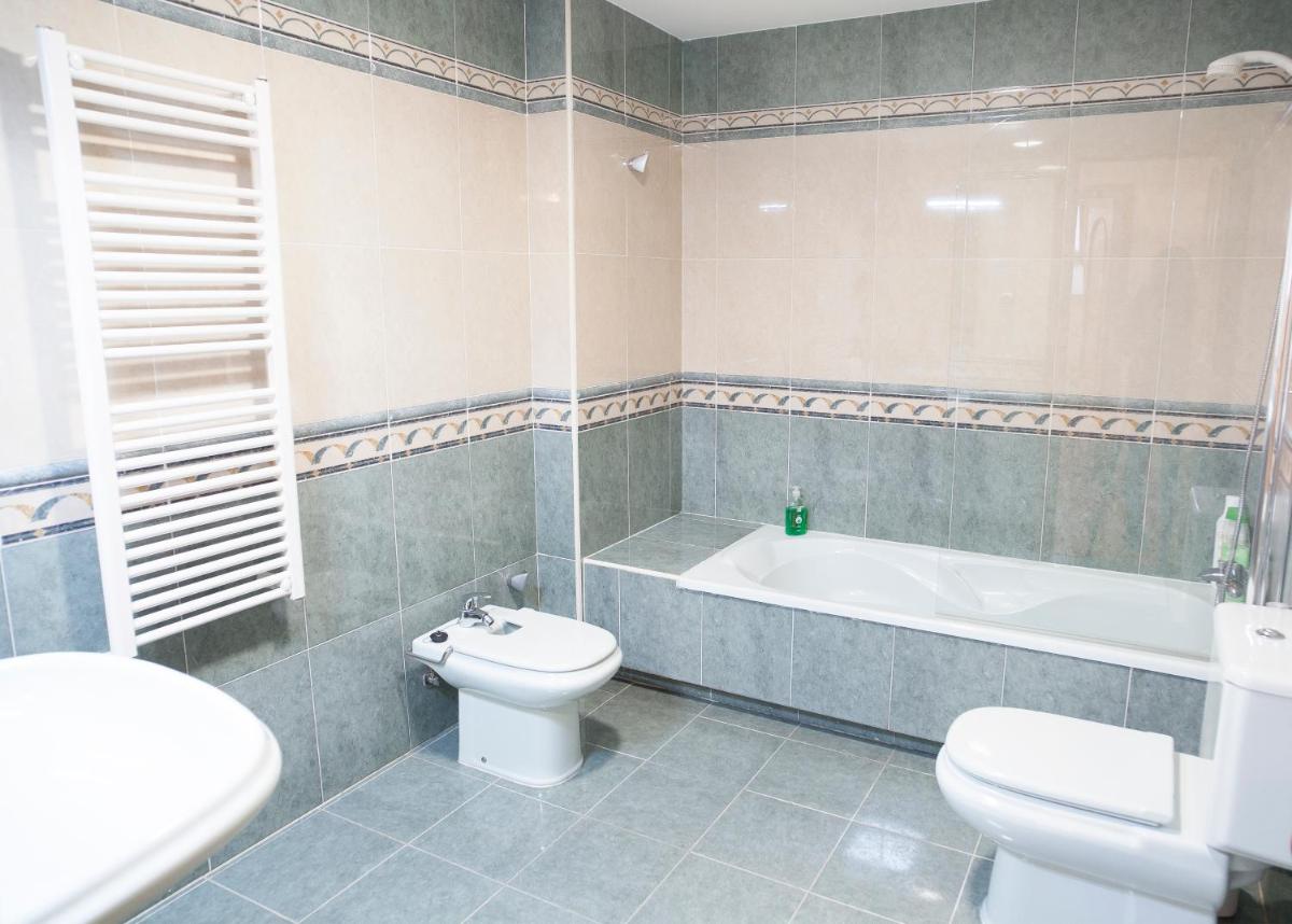 Housingleón - Conde Duplex con garaje gratuito - Housity