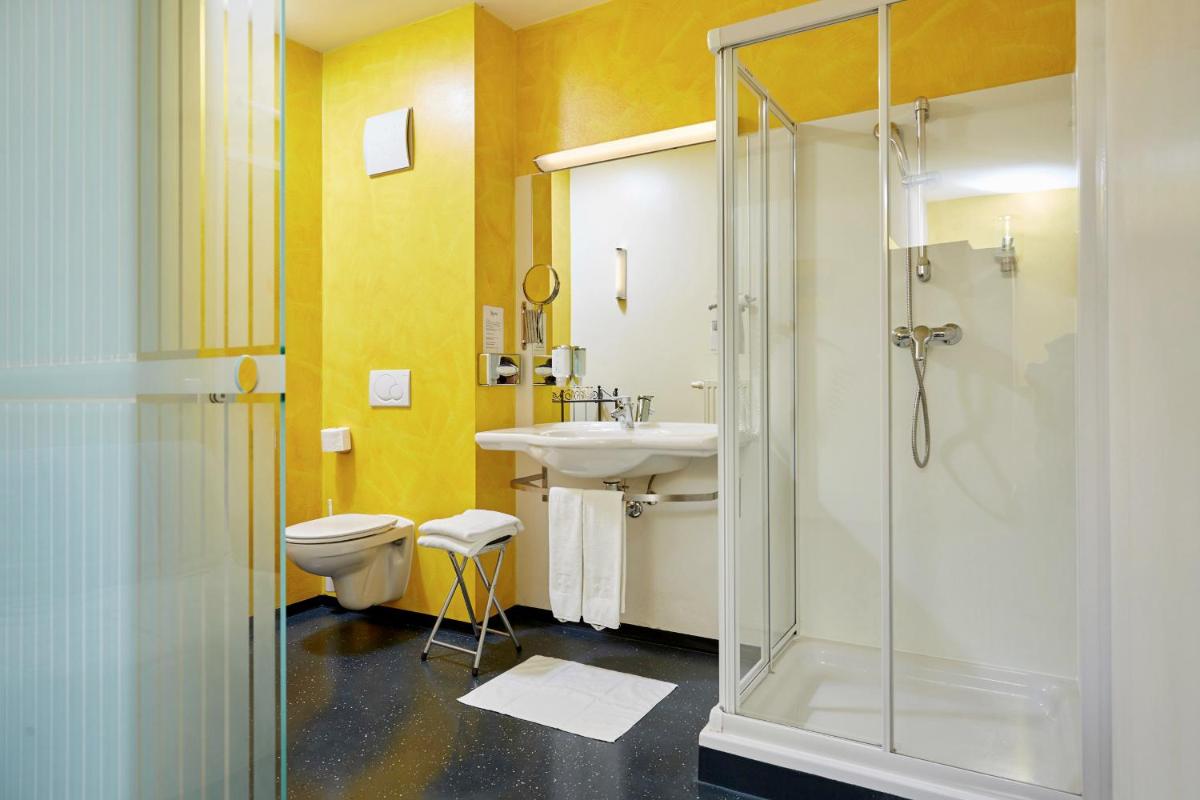 Hotel Garni Colora - Housity