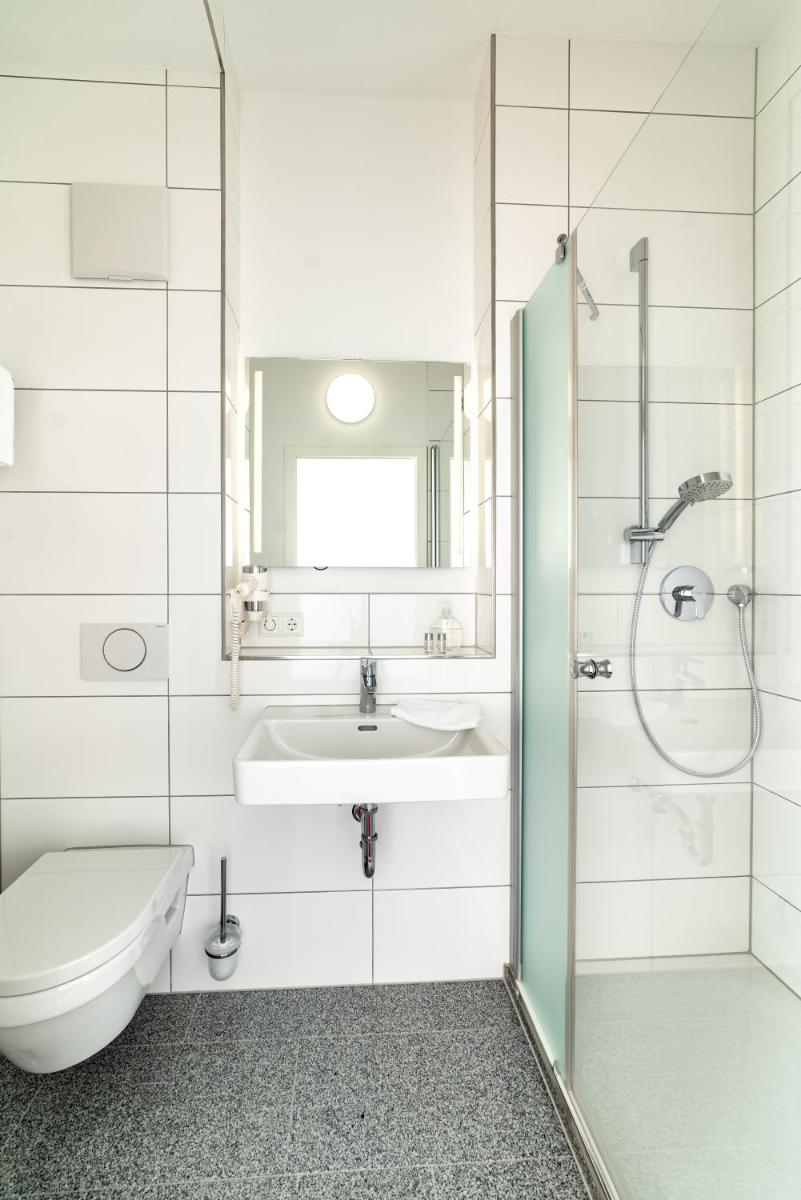 Hotel am Stadtrand - Housity