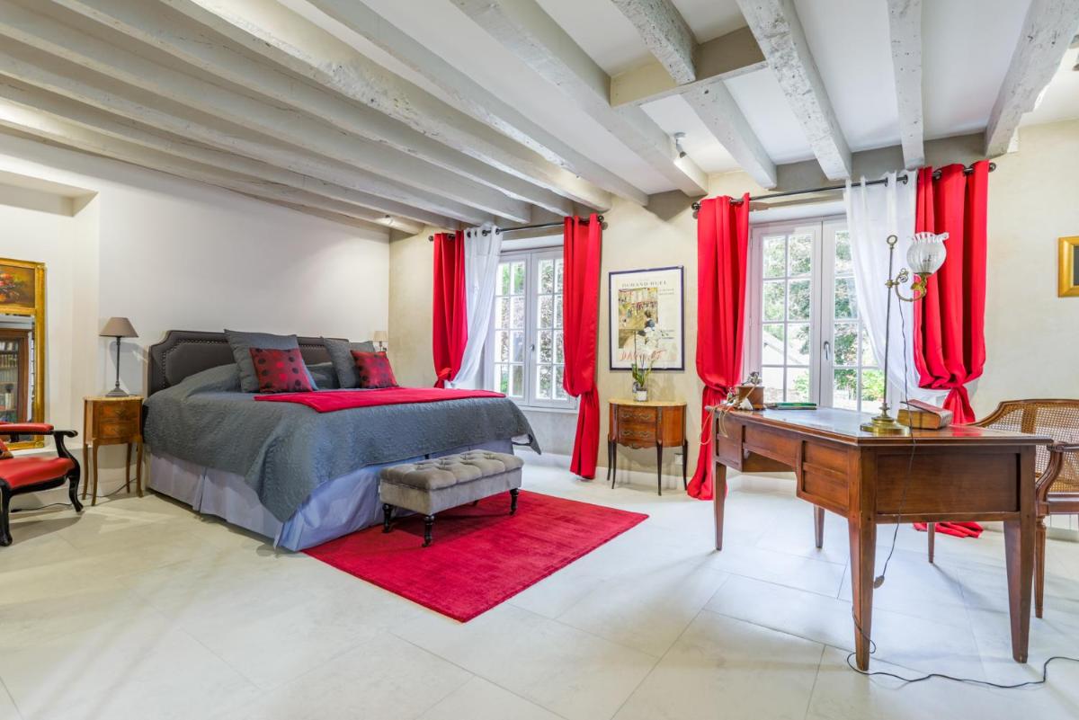 Petit loft de charme proche VERSAILLES SACLAY 30 mn PARIS jardin terrasse parking securisé - Housity