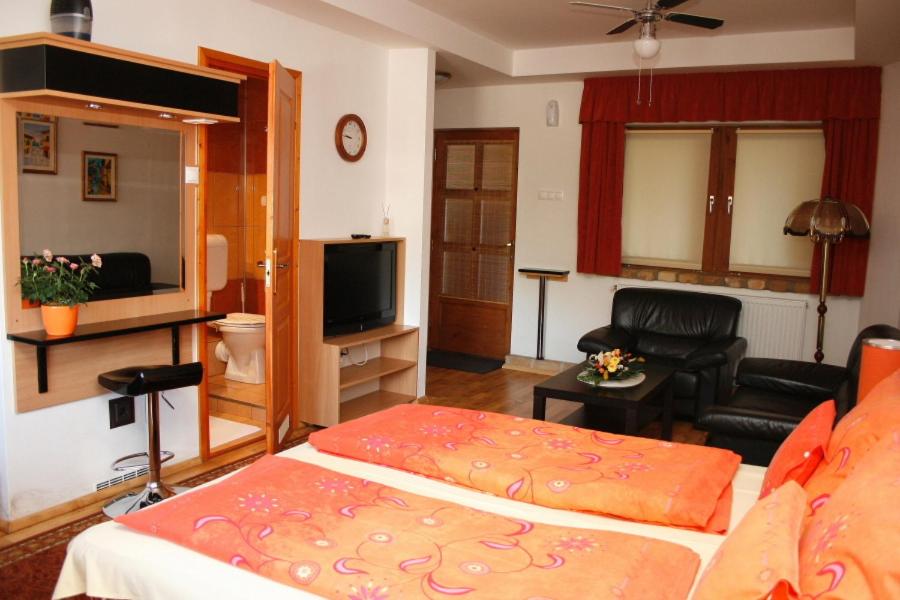 Motel 60 - Housity