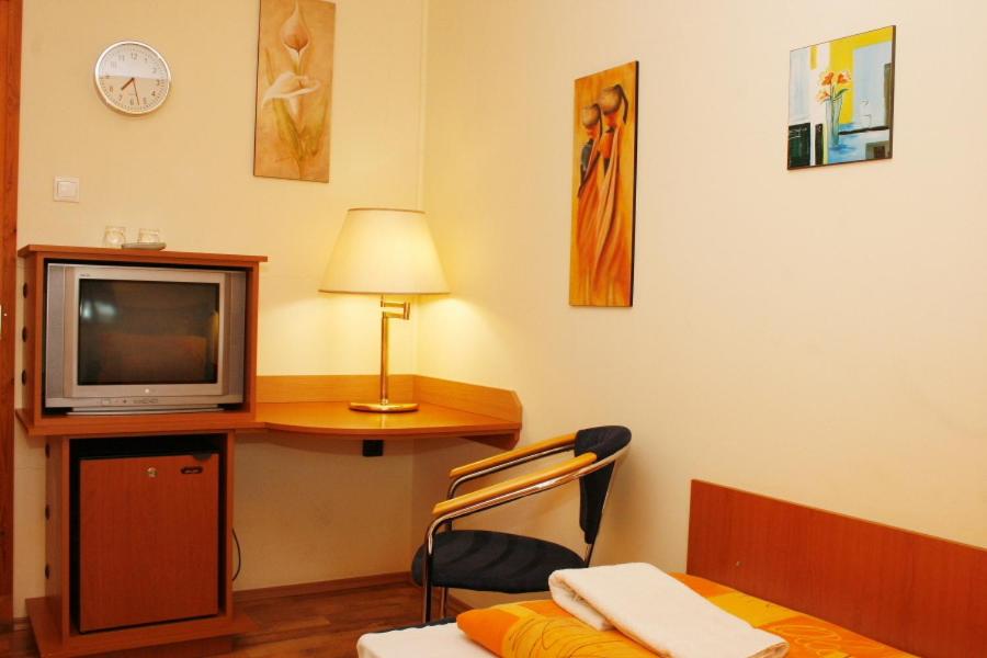 Motel 60 - Housity