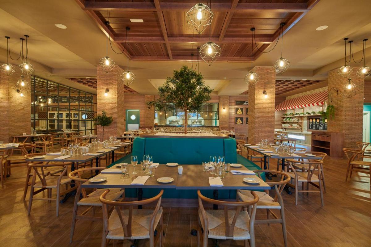 Un restaurante o sitio para comer en Bahia Principe Fantasia Tenerife - All Inclusive