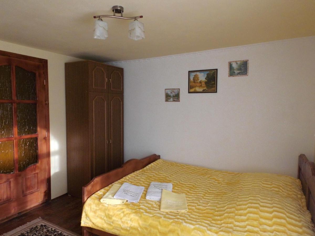 Synevyrske Perehrestya - Housity
