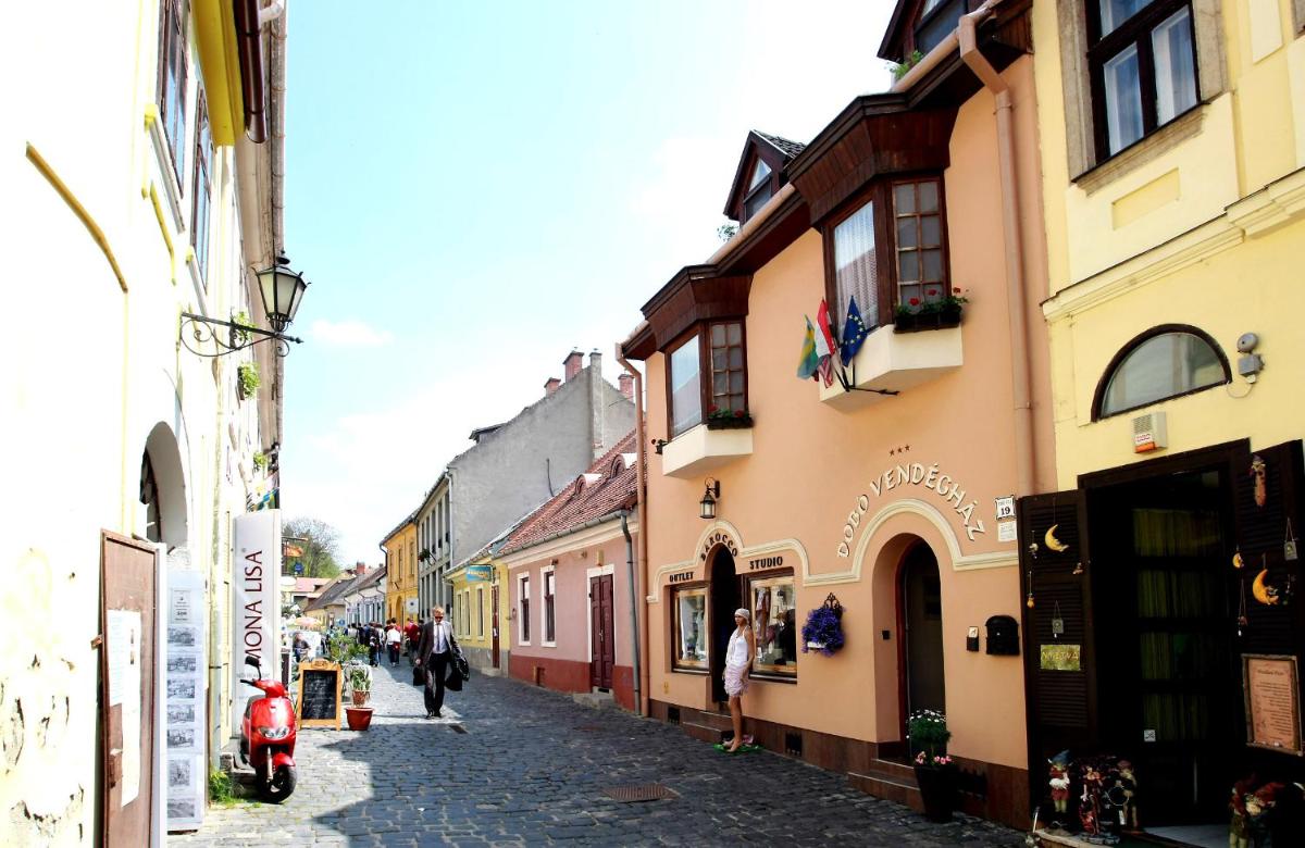 Dobó Vendégház - Housity