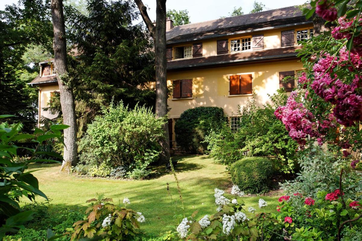 CAZAUDEHORE Hôtel Restaurant Gastronomique Terrasse et Jardins - Housity
