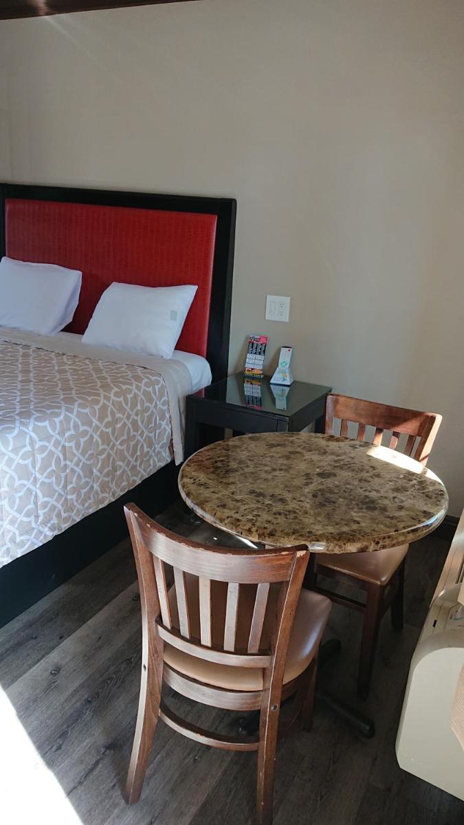Santa Ana Travel Inn - Housity