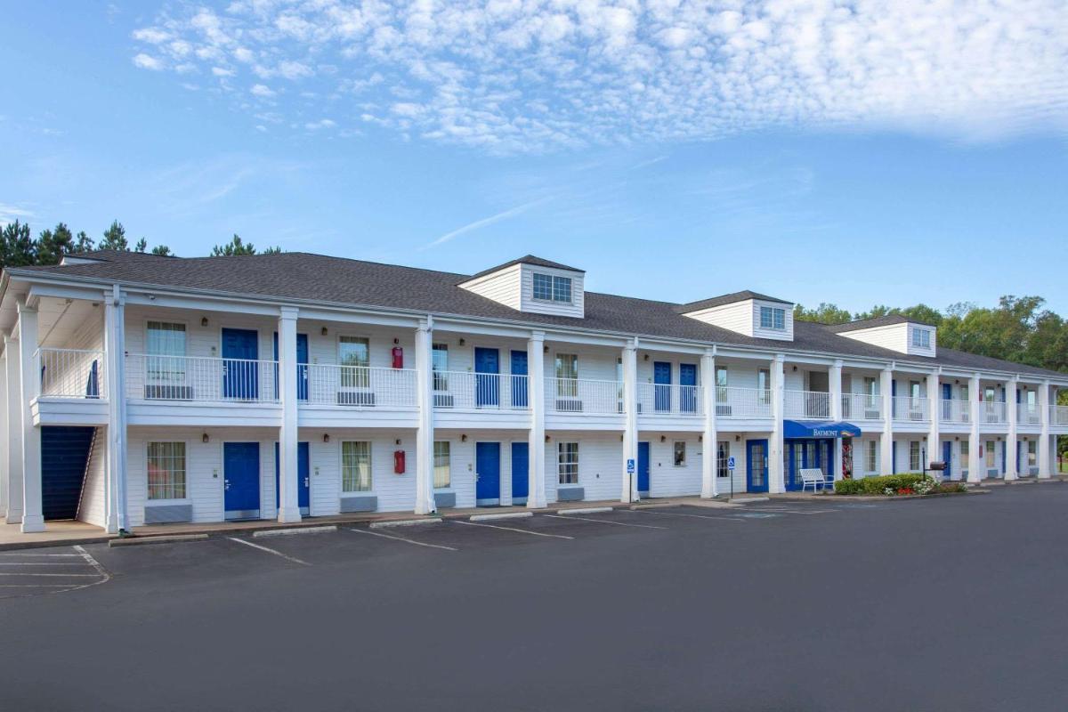 Baymont by Wyndham Greenwood - Housity