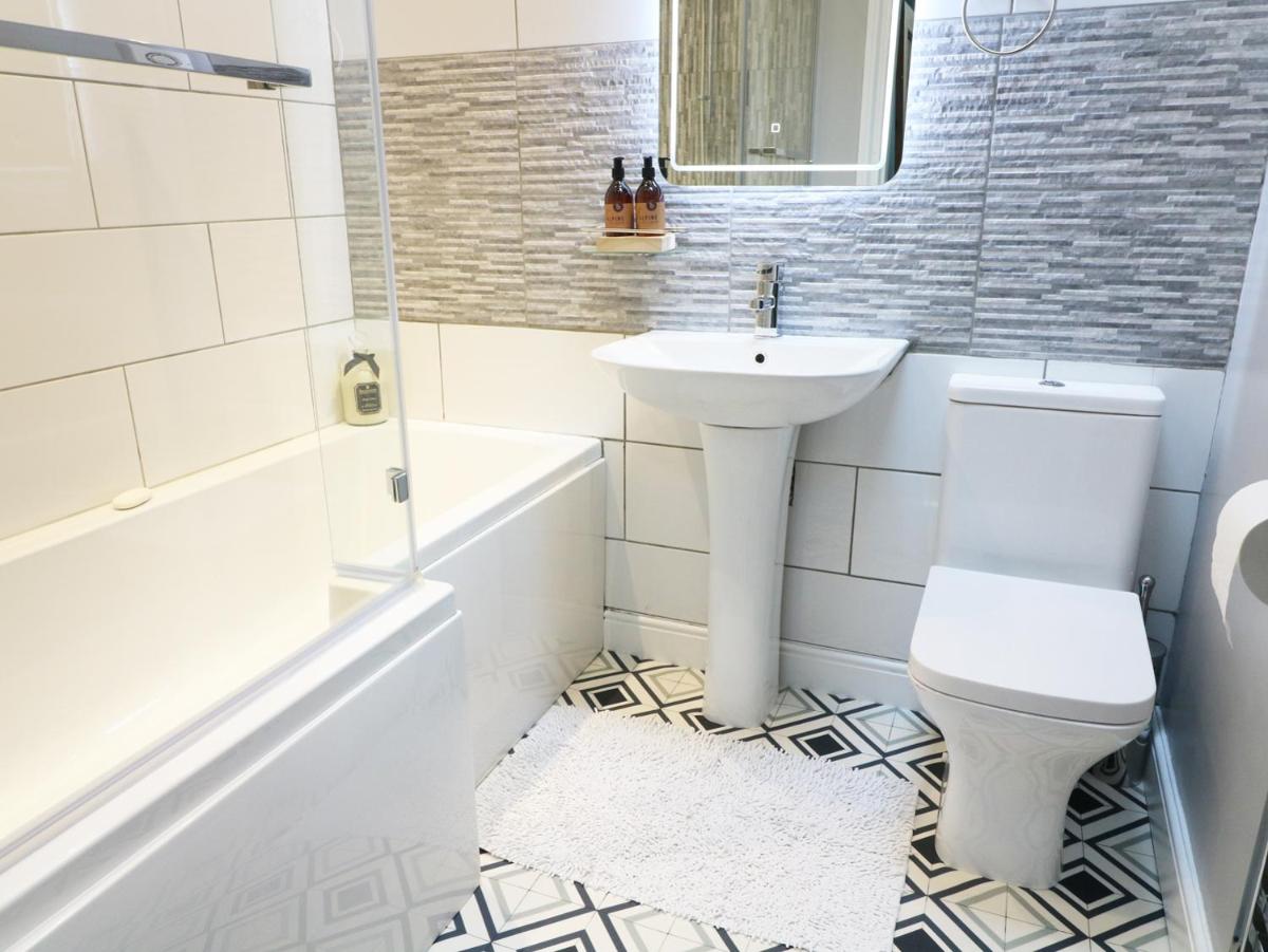 Shepherd's Crook - Housity