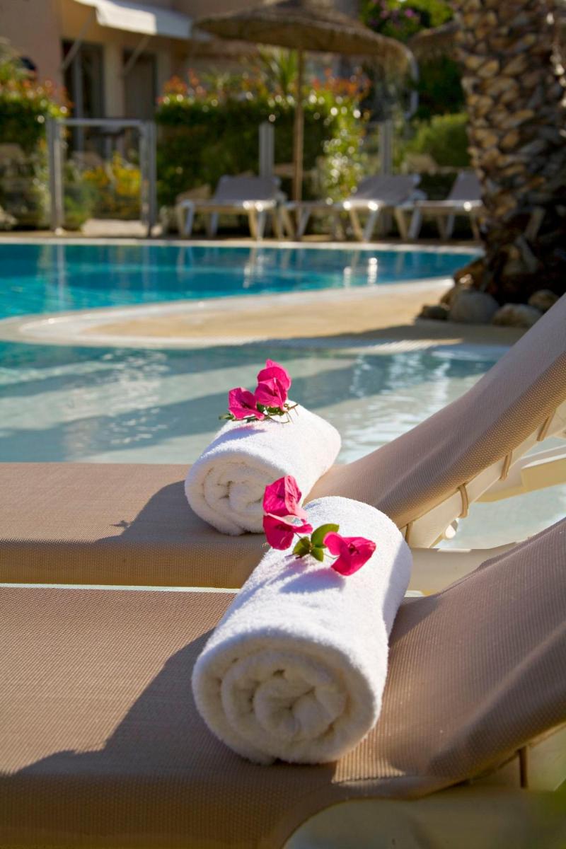 Piscine de l'établissement Le Cottage - Hotel & Spa ou située à proximité