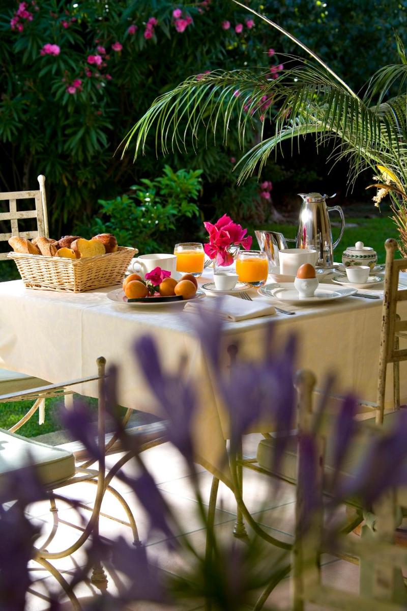 Nourriture dans l'hôtel ou à proximité