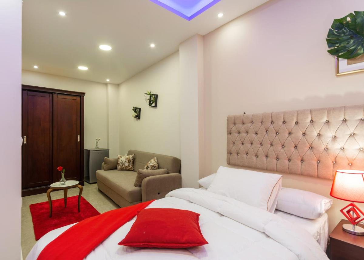 Pyramids Village Inn - Housity