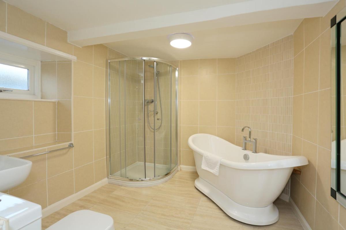 Downe Arms Country Inn - Housity