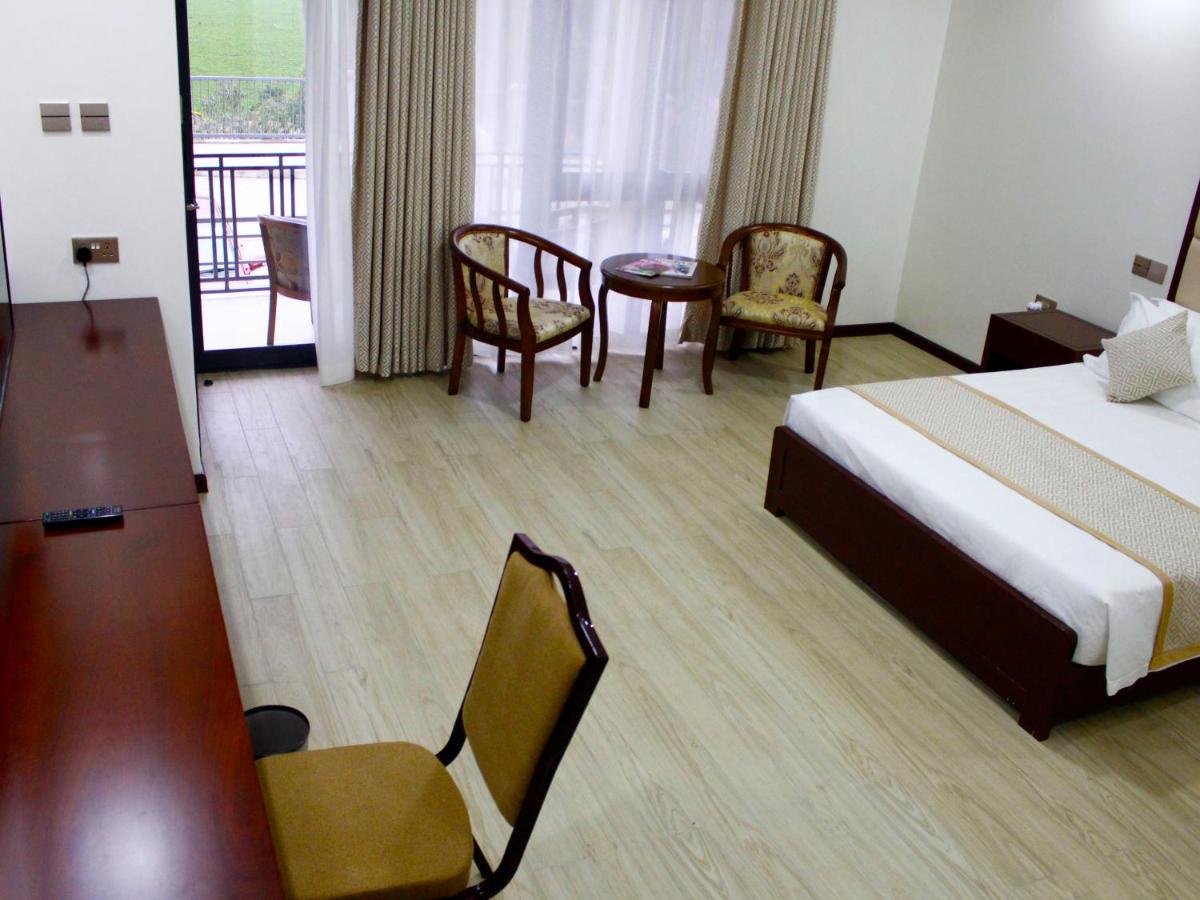 The Golden Rays Resort - Housity