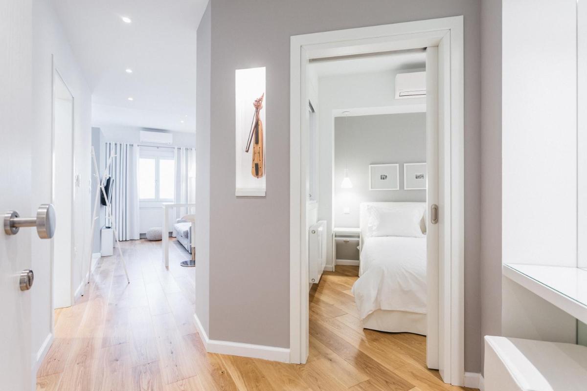 Suitetrails - Lori Margariti Sea View Flat