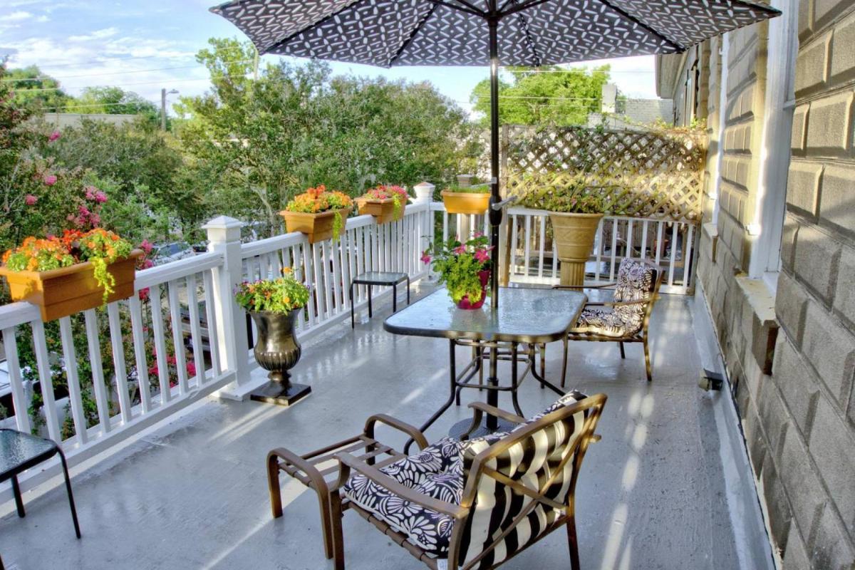 Beautiful 6 Bed, 5 Bath Historic Savannah Home - Hizvo