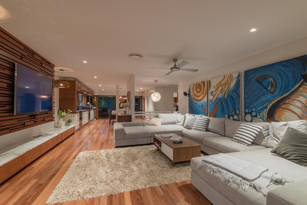 Cubby House - Housity