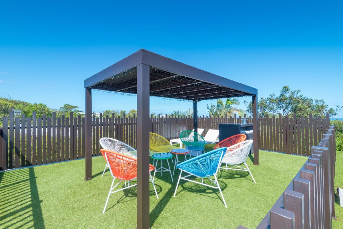 Cubby House - Housity