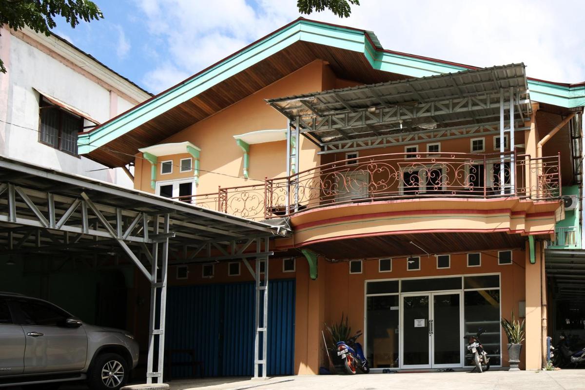 RedDoorz Syariah @ Pangeran Suryanata Samarinda - Housity