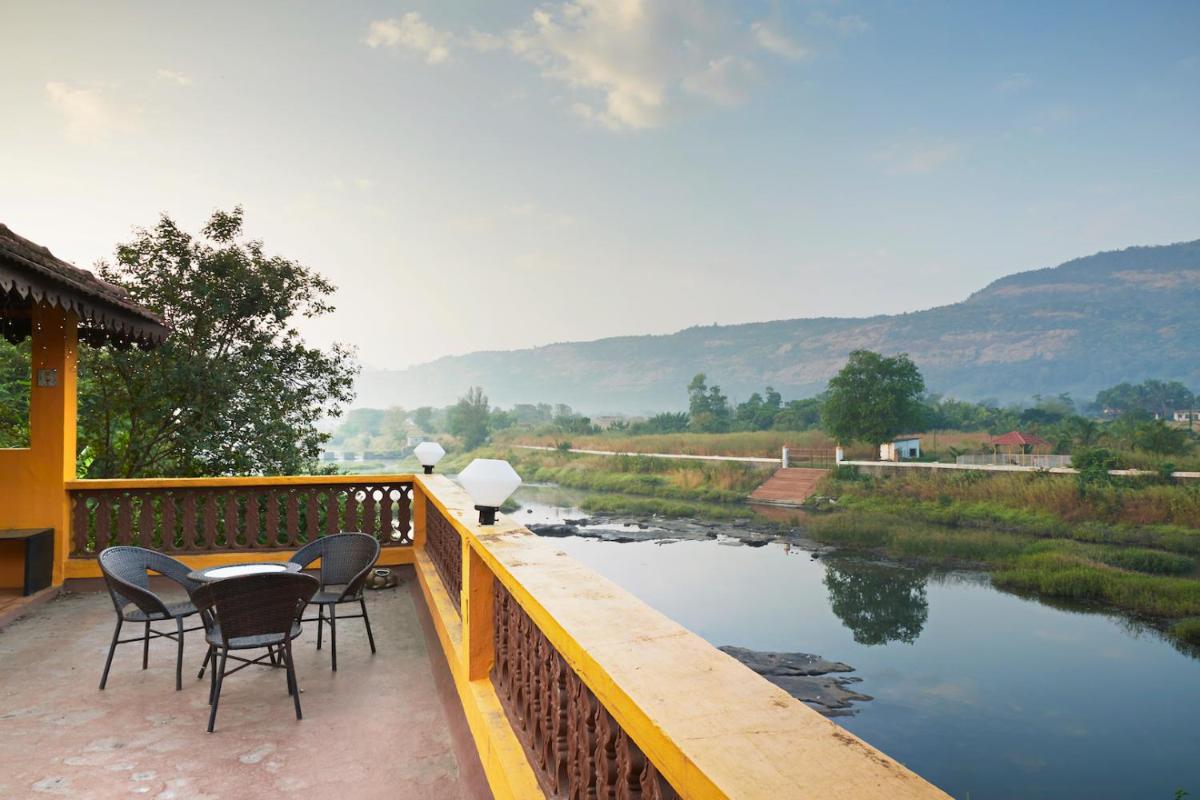 3BHK Riverside Stay Reflektions by LivingStone - Housity