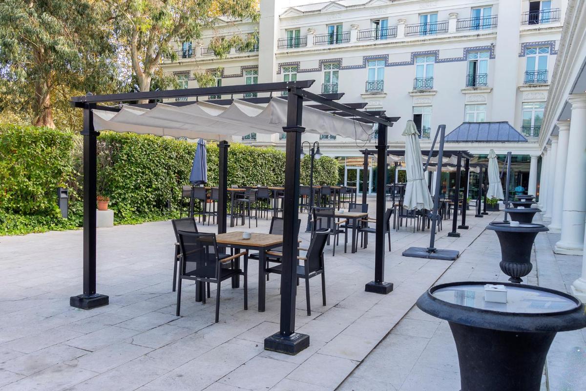 Un restaurante o sitio para comer en Castilla Termal Solares