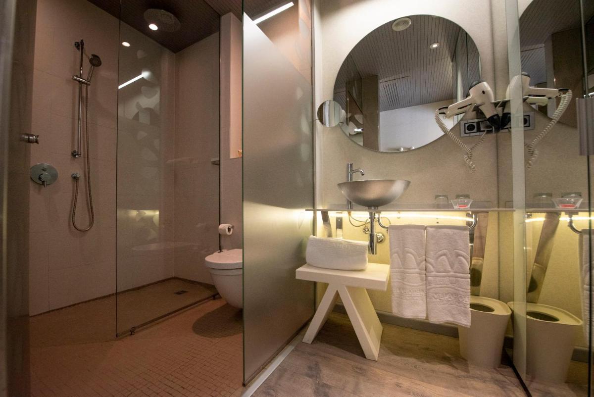 Un baño de Hotel & Spa Princesa Munia