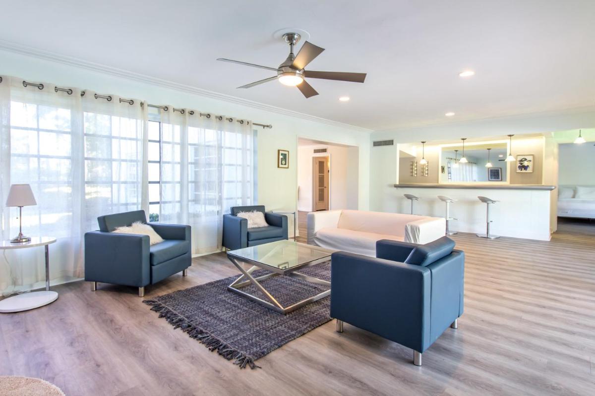 Chateau Hollywood Luxury Home &amp; Pool Near Hollywood Broadwalk - Housity
