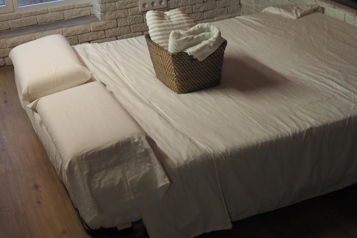 Tiny apartment touching Gibraltar - Housity