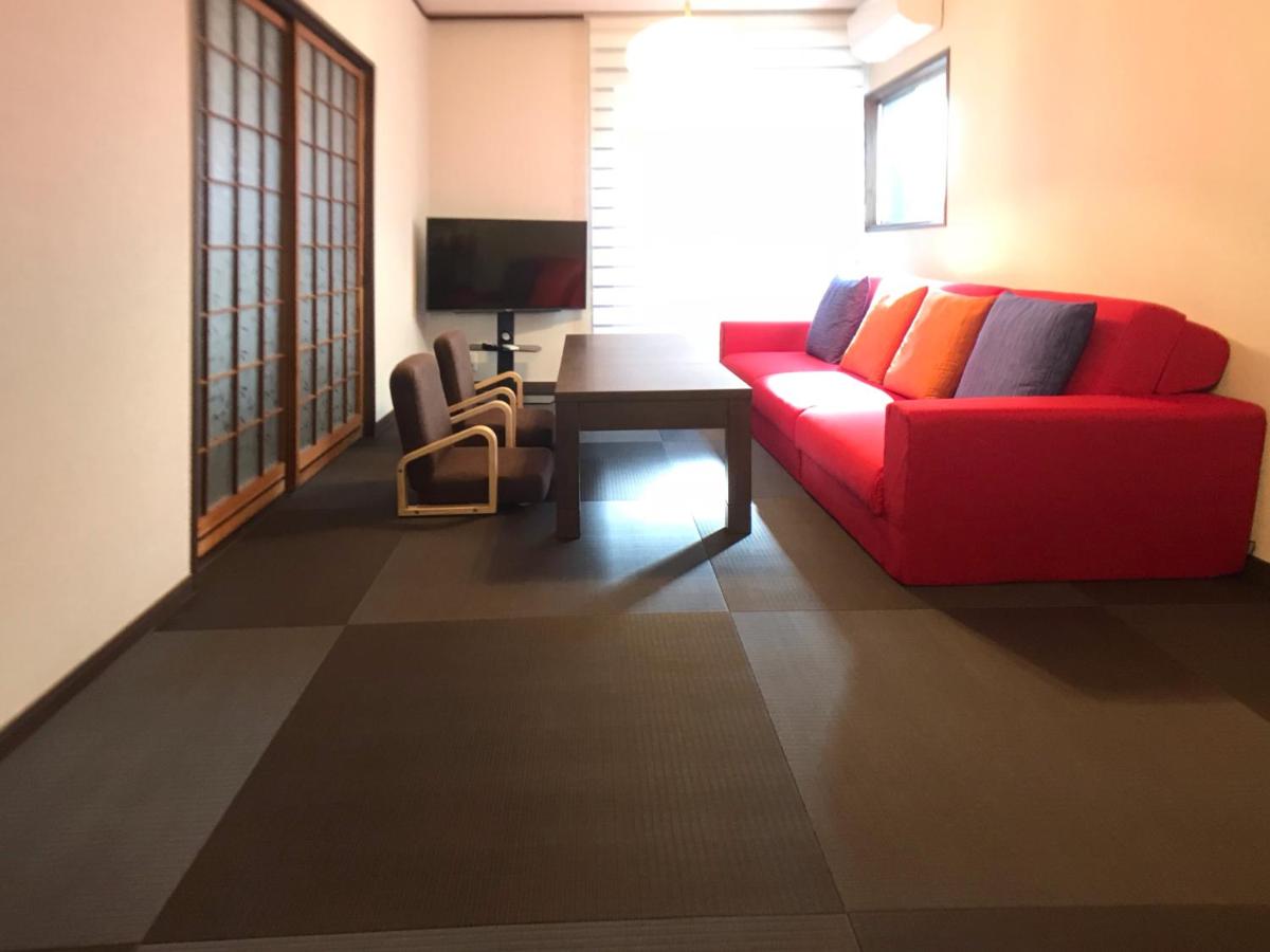 Izumi Bekkan - Housity